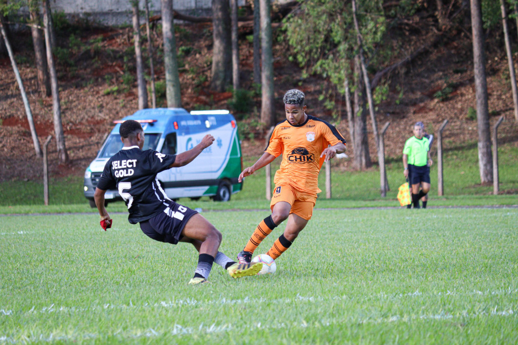 Gustavo autor do primeiro gol da partida - Foto: João Victor Bulhak 