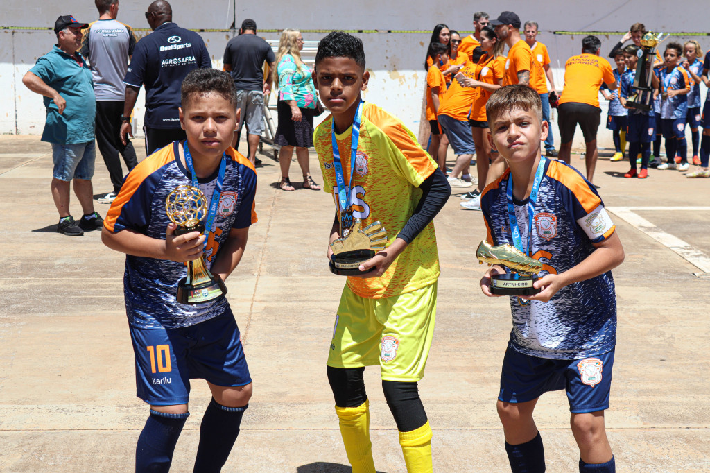 Jogadores que ganharam prêmios individuais. Da esquerda para direita: Enzo, Brandão e Gustavinho - Foto: João Victor Bulhak Salça 